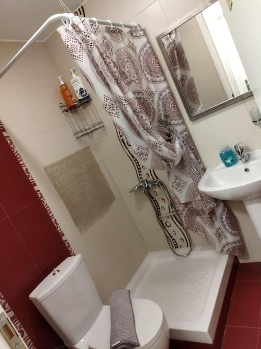 Cozy Apartment Near To The Airport Kouvarás Exterior foto